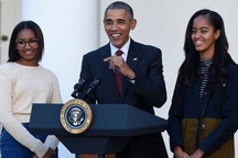 Cựu Tổng thống Barack Obama nhắn gửi thế hệ trẻ tốt nghiệp thời Covid-19