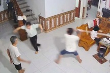 Lời Bộ trưởng “người lớn không còn đánh nhau” và đứa trẻ trốn ở nhà vệ sinh