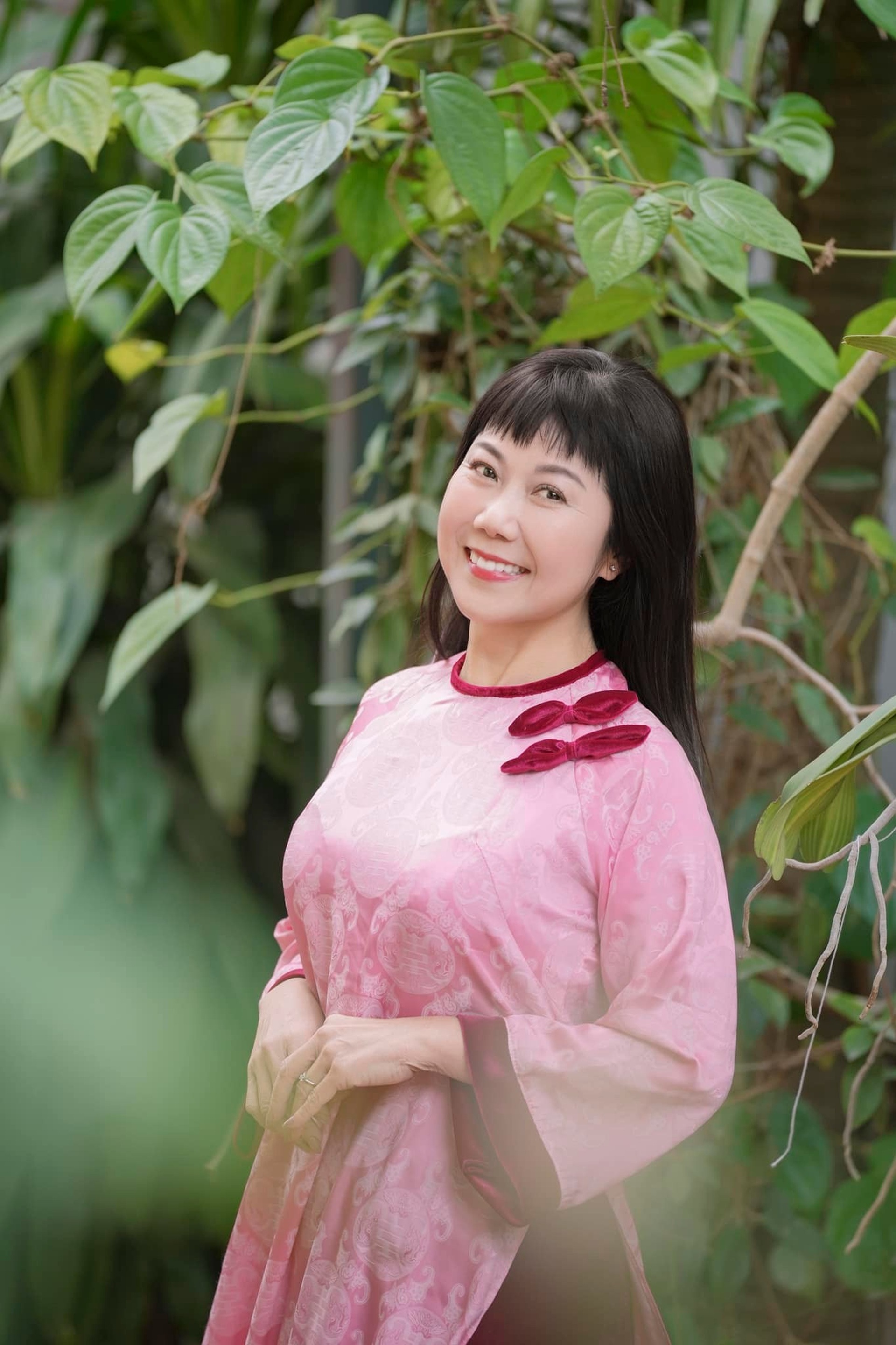 Hương Tươi từng sợ NSND Khải Hưng, được Chí Trung đặt biệt danh - 8 Hương Tươi từng sợ NSND Khải Hưng, được Chí Trung đặt biệt danh - 8