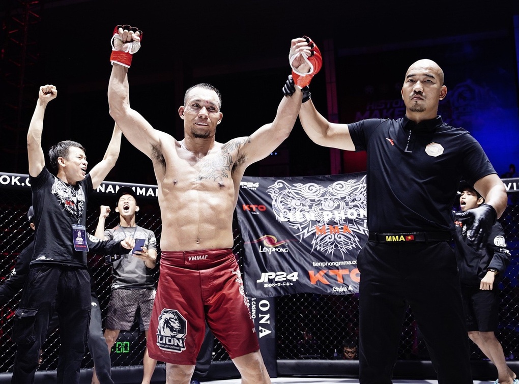 Trần Quang Lộc thắng kịch tính Kamil, bảo vệ đai vô địch MMA Championship - 6 Trần Quang Lộc thắng kịch tính Kamil, bảo vệ đai vô địch MMA Championship - 6