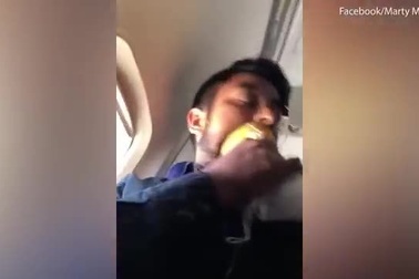 Bên trong máy bay Southwest Airlines nổ động cơ ở độ cao gần 10.000m