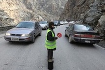 Afghanistan: Bé trai mạo hiểm kiếm sống bằng việc điều khiển giao thông