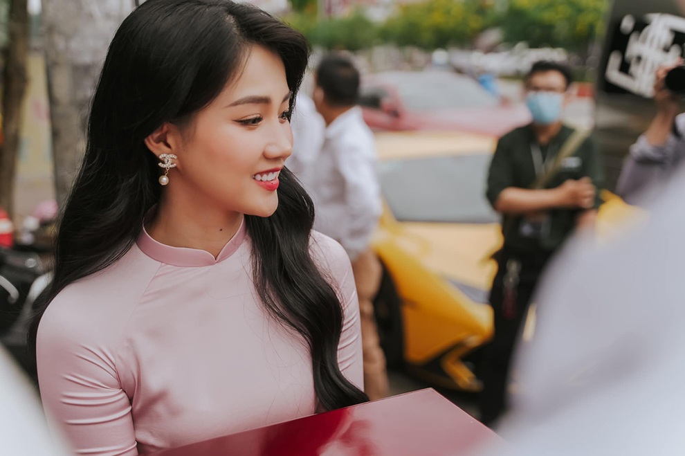 Hotgirl Reuters Kiều Trinh làm phù dâu hot nhất mạng xã hội - 4 Hotgirl Reuters Kiều Trinh làm phù dâu hot nhất mạng xã hội - 4