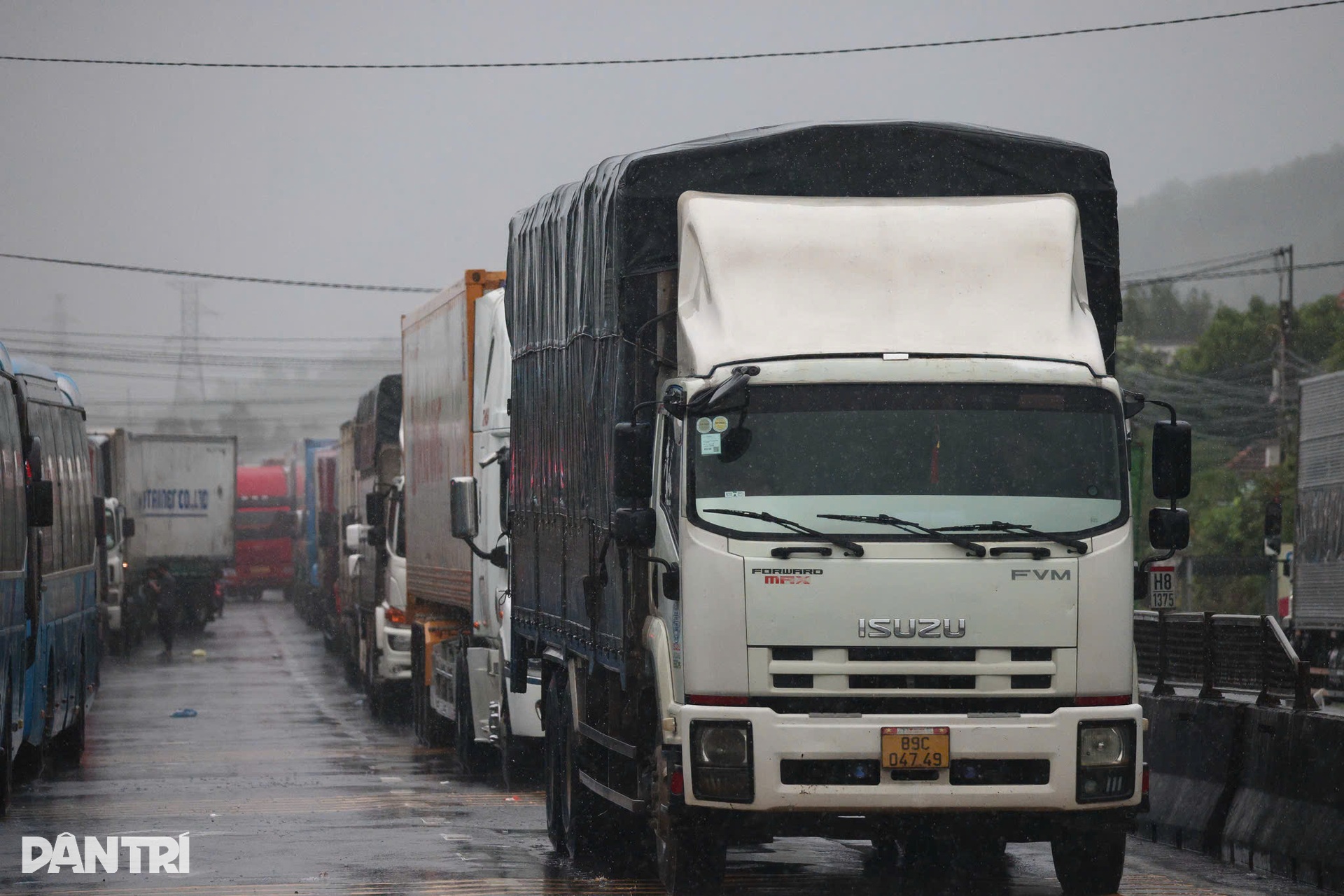 Sạt lở tại Đèo Cả: 2 chị em thiệt mạng, hàng nghìn phương tiện mắc kẹt - 13