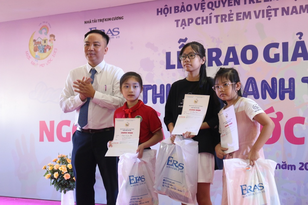 Hơn 200 tác phẩm được trao giải cuộc thi vẽ tranh Ngôi nhà mơ ước - 1