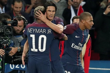 PSG 3-0 Bayern Munich: Neymar, Cavani cùng "nổ súng"