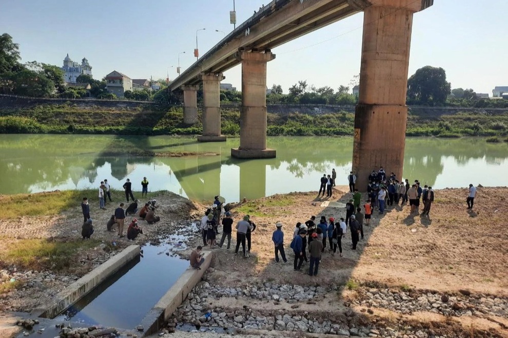 Phó Trưởng phòng Tài chính huyện tử vong dưới chân cầu - 1 Phó Trưởng phòng Tài chính huyện tử vong dưới chân cầu - 1