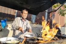 Bươn chải đủ nghề, người đàn ông chọn bán bánh xèo nuôi 3 con ăn học