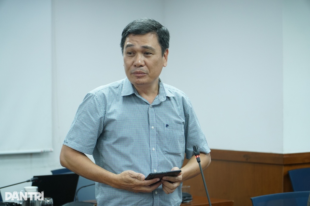 TPHCM xử lý trách nhiệm lãnh đạo xã Bình Hưng nếu không dẹp bãi xe ở dạ cầu - 2 TPHCM xử lý trách nhiệm lãnh đạo xã Bình Hưng nếu không dẹp bãi xe ở dạ cầu - 2