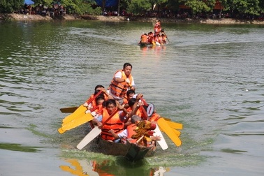 Hà Tĩnh: Nô nức lễ hội đua thuyền chào mừng ngày Quốc Khánh