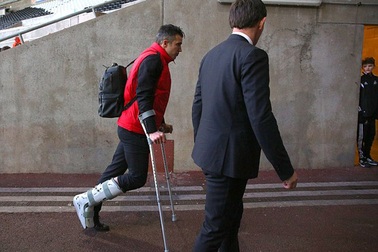 MU nhận hung tin về Van Persie