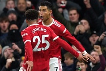 Man Utd 3-2 Arsenal: Fred sửa sai xuất sắc, Ronaldo lập cú đúp