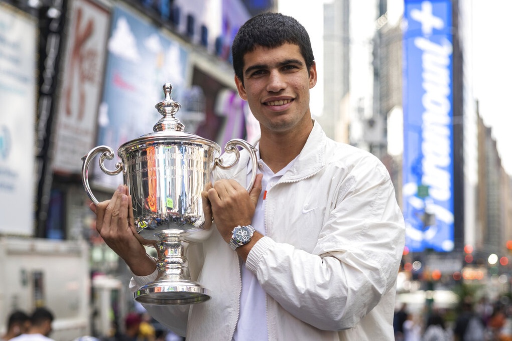 Alcaraz lên đỉnh ATP, Medvedev tụt xuống thứ 4 - 1 Alcaraz lên đỉnh ATP, Medvedev tụt xuống thứ 4 - 1