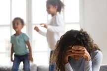 Phụ huynh trầm cảm khi dạy con học lớp 1