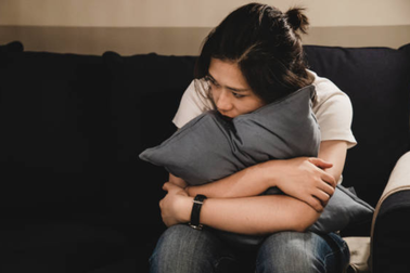 Vô tình bắt gặp bố bạn thân đi với bồ