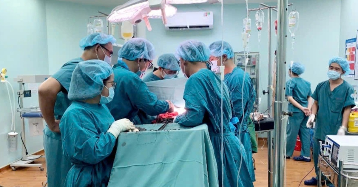 Cứu sống người đàn ông nguy kịch nhờ quy trình "báo động đỏ" khẩn cấp