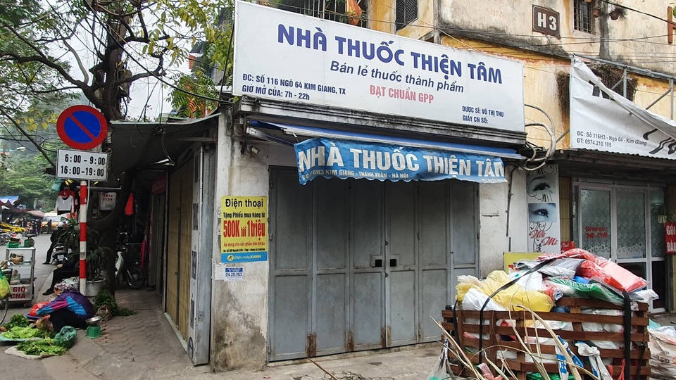Niêm phong hiệu thuốc bán khẩu trang với giá cao gấp 10 lần - 2 Niêm phong hiệu thuốc bán khẩu trang với giá cao gấp 10 lần - 2