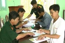 Quân nhân chuyển ngành được giữ nguyên lương trong 18 tháng