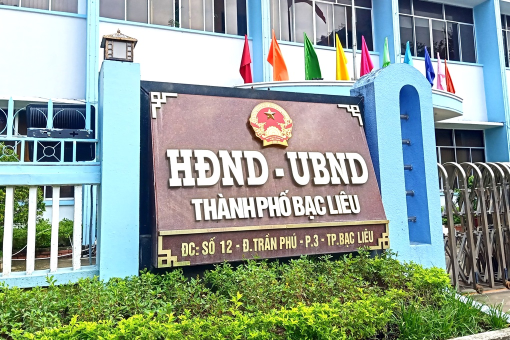 Tăng cường lãnh đạo sở về xã làm việc sau sáp nhập - 1 Tăng cường lãnh đạo sở về xã làm việc sau sáp nhập - 1