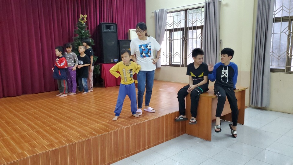 Bó hoa đẹp nhất của thầy cô là sự hoà nhập cộng đồng của trẻ khuyết tật - 1 Bó hoa đẹp nhất của thầy cô là sự hoà nhập cộng đồng của trẻ khuyết tật - 1