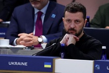 Ukraine kêu gọi NATO "cởi trói" hoàn toàn cho vũ khí viện trợ