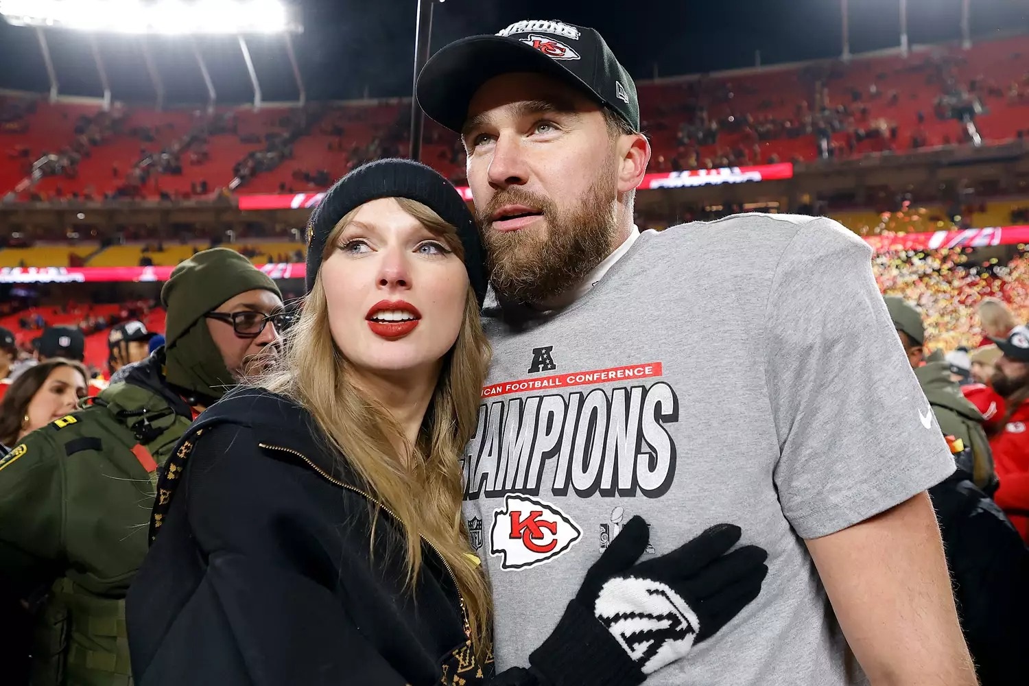 Nữ ca sĩ Taylor Swift nhận lời cầu hôn của bạn trai - 4