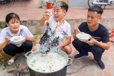 Youtuber đua "cày" view, bất chấp trò độc hại, kiếm cả chục tỷ đồng mỗi năm