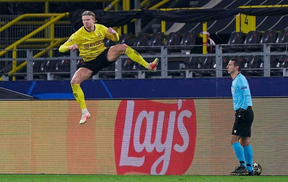 6 phút náo loạn ở trận cầu giữa Dortmund và Sevilla - 11 6 phút náo loạn ở trận cầu giữa Dortmund và Sevilla - 11