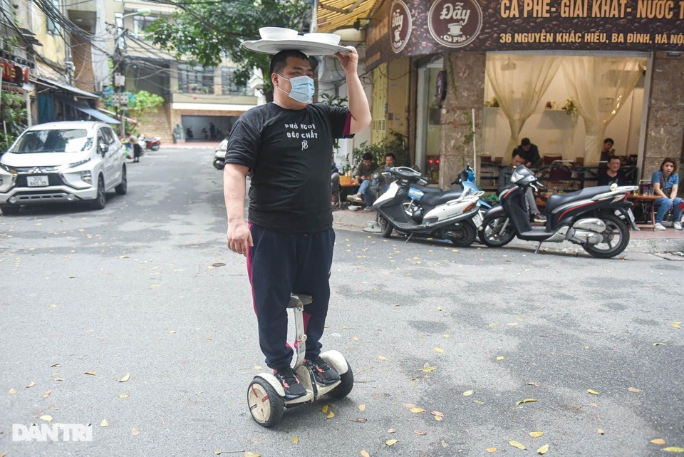 Quán phở Hà Nội ngày bán trăm bát nhờ màn giao hàng có một không hai - 1 Quán phở Hà Nội ngày bán trăm bát nhờ màn giao hàng có một không hai - 1