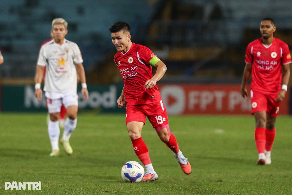Quang Hải ghi bàn, CLB Công an Hà Nội bám sát đội đầu bảng Ninh Bình - 2