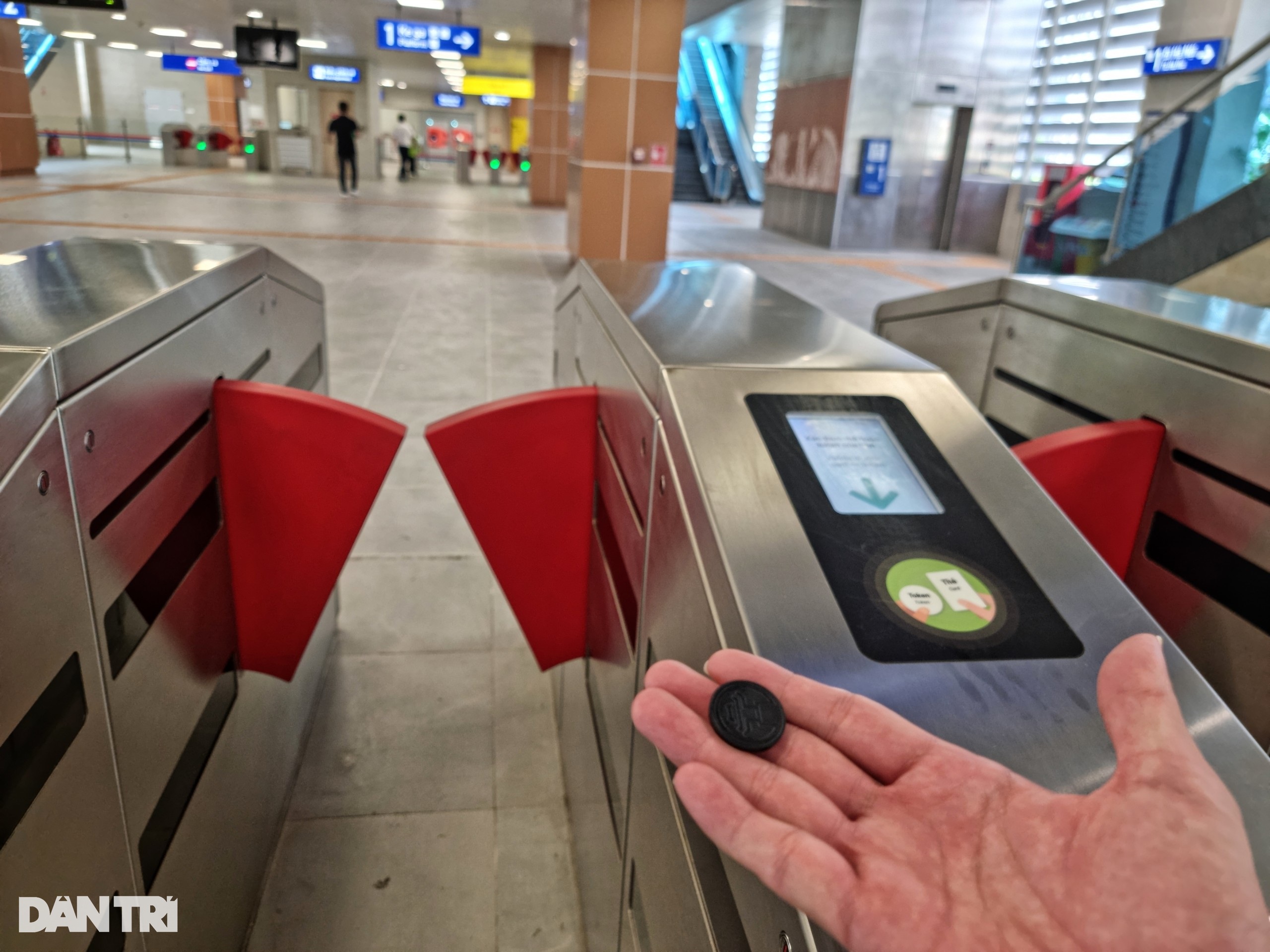 View - Trải nghiệm toàn tuyến metro Nhổn - Cầu Giấy trước ngày vận hành | Báo Dân trí