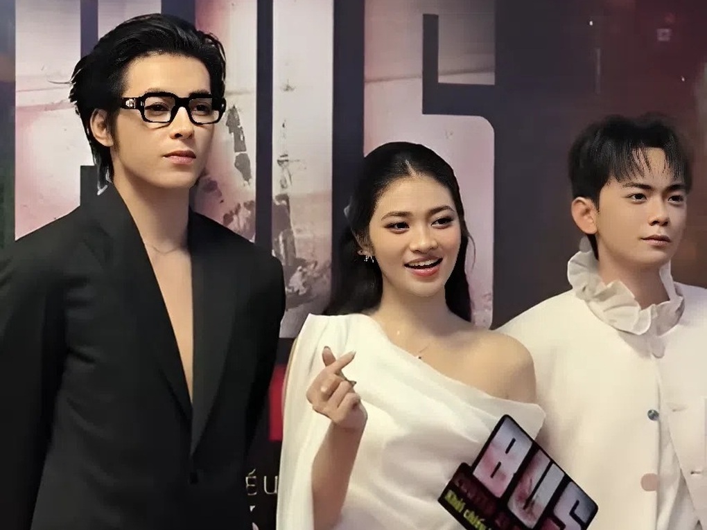 Nam chính Thỏ ơi lên tiếng về tranh cãi bình hoa di động - 3 Nam chính Thỏ ơi lên tiếng về tranh cãi bình hoa di động - 3