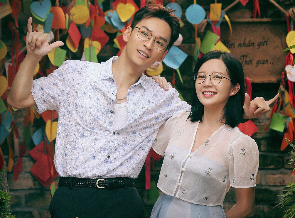 Sắc vóc diễn viên Hoàng Huyền - cô giáo Nguyệt Chúng ta của 8 năm sau - 2