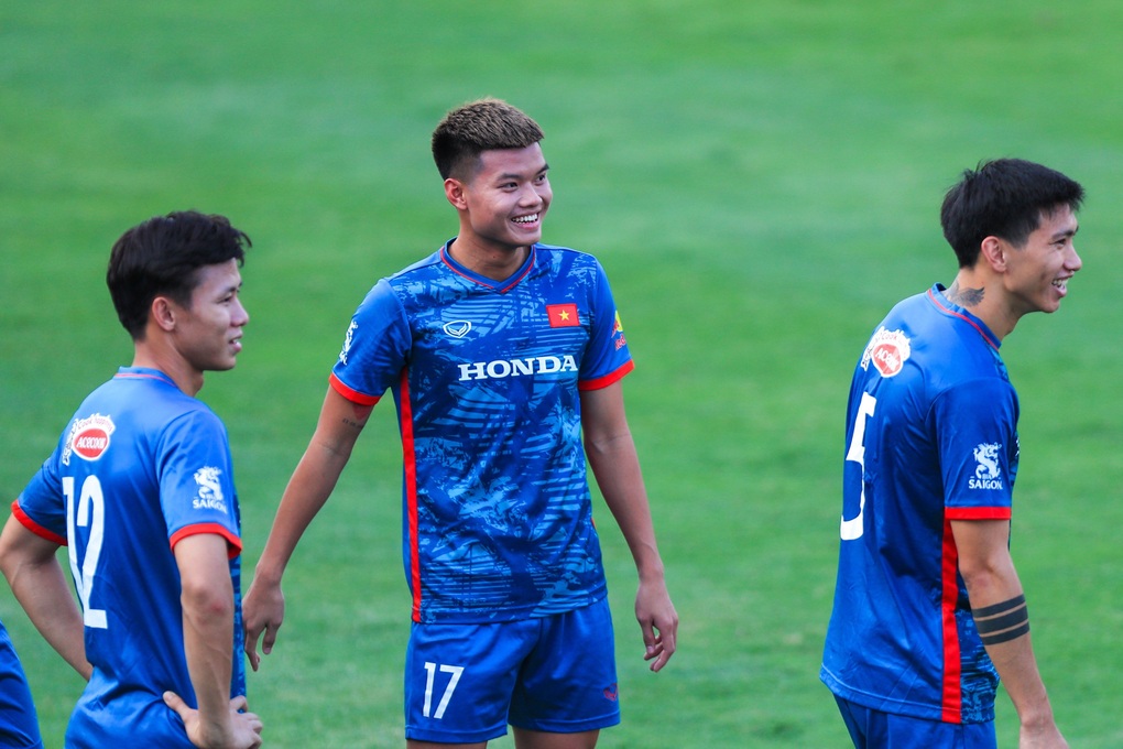 Nhâm Mạnh Dũng: Quang Hải vẫn là ngôi sao số một của tuyển Việt Nam - 7 Nhâm Mạnh Dũng: Quang Hải vẫn là ngôi sao số một của tuyển Việt Nam - 7