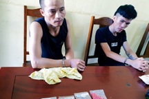 Bắt trùm ma túy trả công cho đàn em bằng những bữa "tiệc trắng"