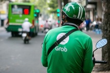 Té nước theo... giá xăng, dịch vụ xe công nghệ ồ ạt tăng giá