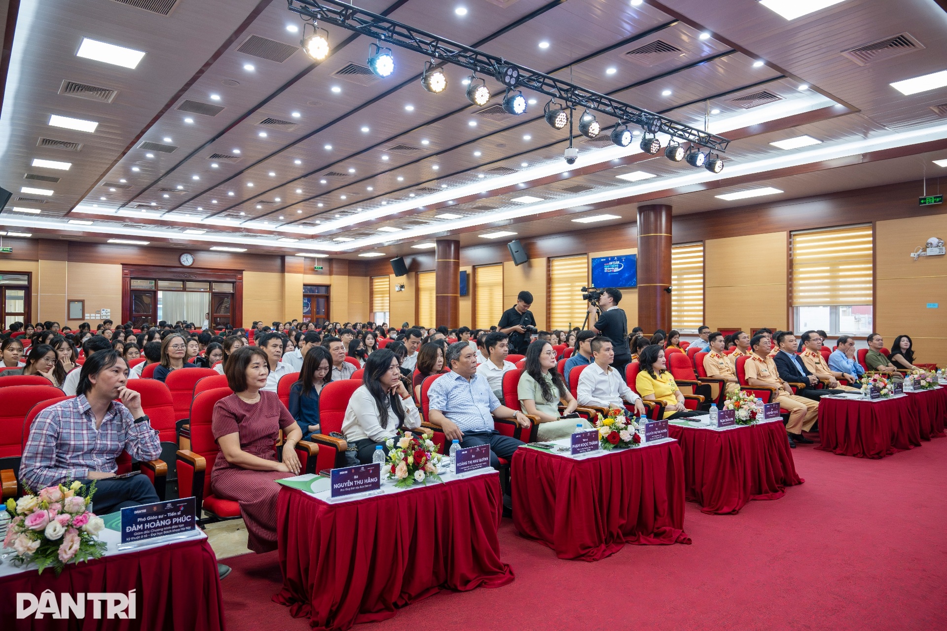 Toàn cảnh lễ phát động cuộc thi Sáng kiến an toàn giao thông năm 2025 - 1