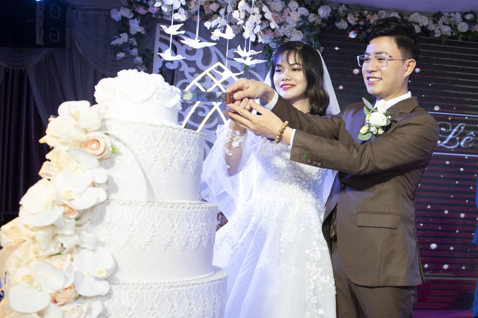Vì sao MC Lê Anh giấu kín chuyện cưới vợ? - 11 Vì sao MC Lê Anh giấu kín chuyện cưới vợ? - 11