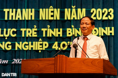 Chủ tịch Bình Định đối thoại với thanh niên: "Cần hiến kế hơn đặt câu hỏi"