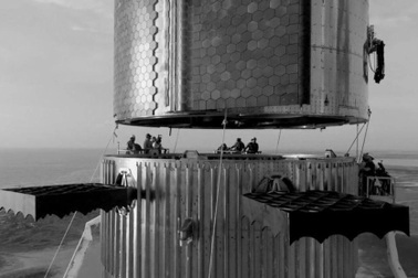 Câu chuyện đằng sau bức ảnh đen trắng về phi thuyền của SpaceX