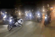 Lạc tay lái trên đường đua xe, "quái xế" tông vào đá chết thảm