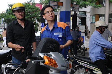Lỡ cơ hội giảm giá xăng dầu