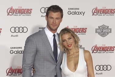 Chris Hemsworth hạnh phúc bên Elsa Pataky