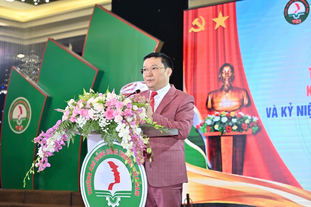 Trường Cao đẳng Công thương Việt Nam khai giảng năm học mới, trao hàng nghìn suất học bổng - 1 Trường Cao đẳng Công thương Việt Nam khai giảng năm học mới, trao hàng nghìn suất học bổng - 1