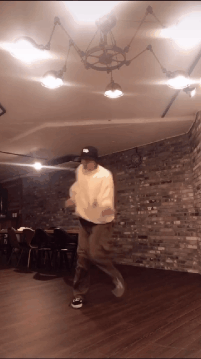 Liên tục đăng clip nhảy nhót khoe vũ đạo dạo gần đây, ông hoàng Kpop Bi Rain có ý định comeback hay sao? - Ảnh 6.