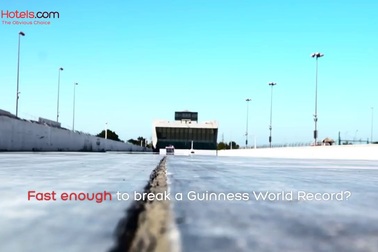 Màn lập kỷ lục điều khiển giường ngủ chạy nhanh nhất thế giới