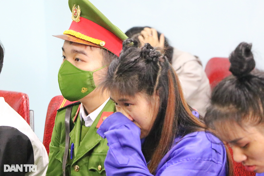 Lời khẩn cầu của người mẹ có con gái bán em ruột sang xứ người - 1 Lời khẩn cầu của người mẹ có con gái bán em ruột sang xứ người - 1