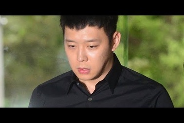 Park Yoochun tới thăm bạn gái cũ sau khi chia tay