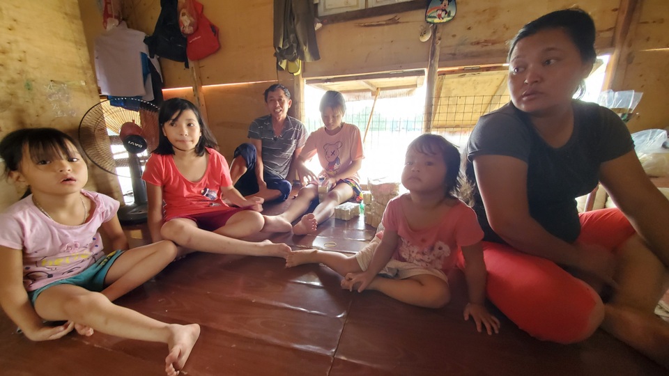 Xóm ngụ cư ven sông Hồng lay lắt vì Covid-19 - 5 Xóm ngụ cư ven sông Hồng lay lắt vì Covid-19 - 5