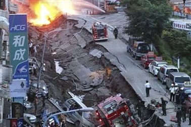 Hiện trường kinh hoàng sau các vụ nổ khí gas tại Đài Loan